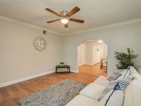 911 Wooding Street, Houston TX 77011