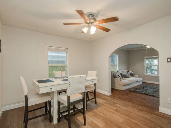 911 Wooding Street, Houston TX 77011