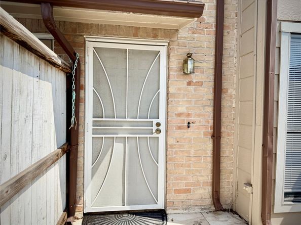 2110 Wilcrest Drive 126, Houston TX 77042
