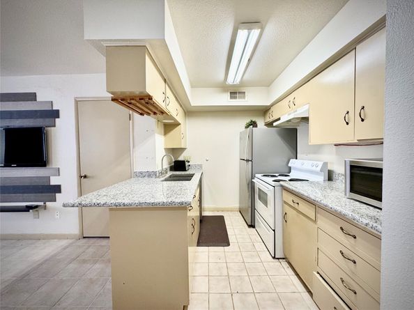 2110 Wilcrest Drive 126, Houston TX 77042