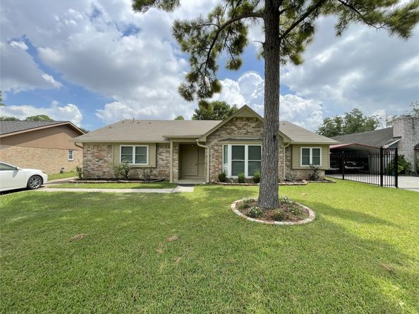 4327 Carnelian Drive, Houston TX 77072