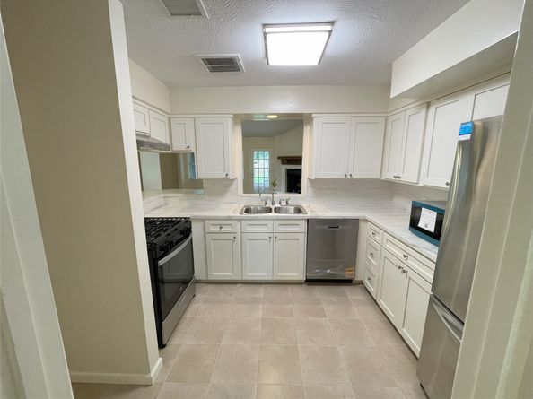 4327 Carnelian Drive, Houston TX 77072