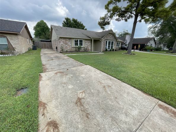 4327 Carnelian Drive, Houston TX 77072
