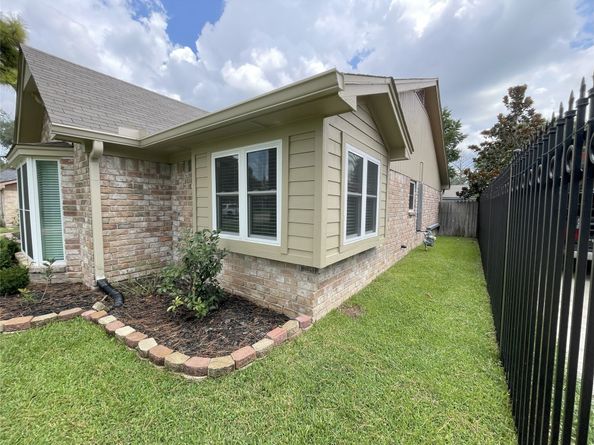 4327 Carnelian Drive, Houston TX 77072