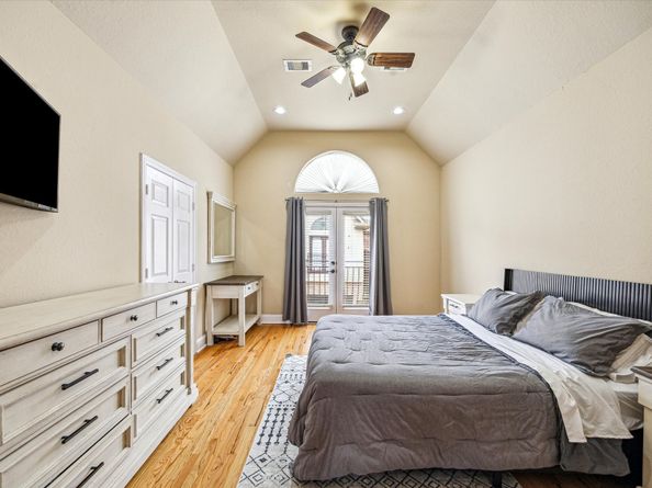 210 Grove Street, Houston TX 77020