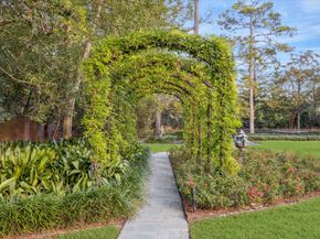 412 Timberwilde Lane, Hunters Creek Village TX 77024