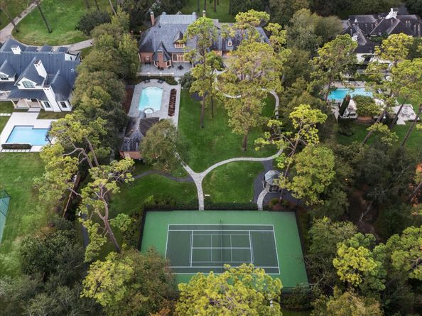 412 Timberwilde Lane, Hunters Creek Village TX 77024