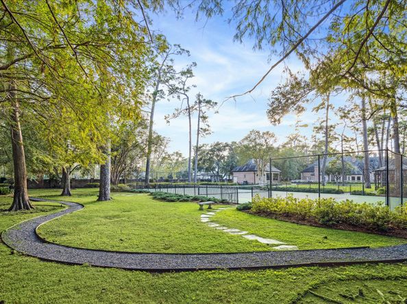 412 Timberwilde Lane, Hunters Creek Village TX 77024