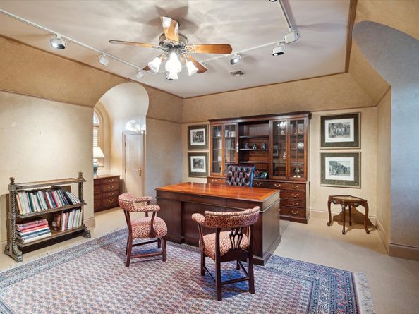 412 Timberwilde Lane, Hunters Creek Village TX 77024