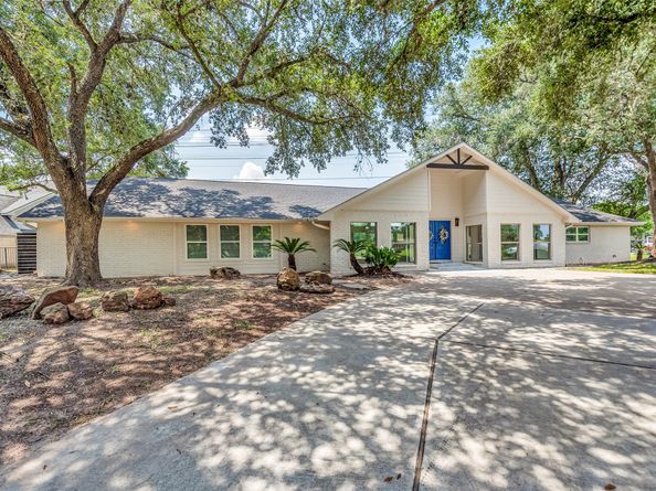 2702 Fairway Drive, Sugar Land TX 77478