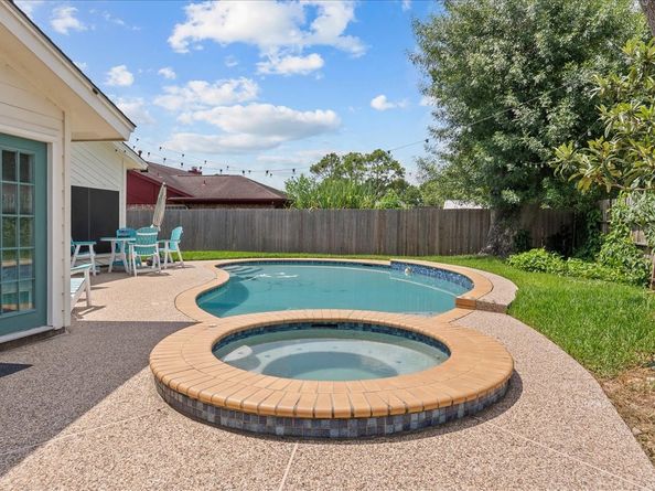 16215 Hickory Knoll Drive, Houston TX 77059