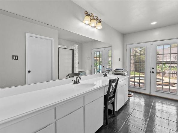 16215 Hickory Knoll Drive, Houston TX 77059