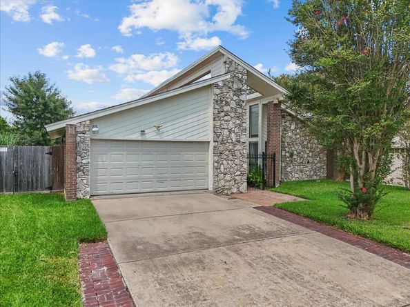 16215 Hickory Knoll Drive, Houston TX 77059