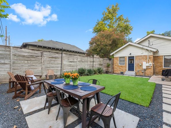928 W Temple Street, Houston TX 77009