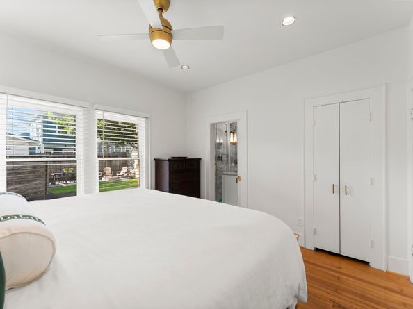 928 W Temple Street, Houston TX 77009
