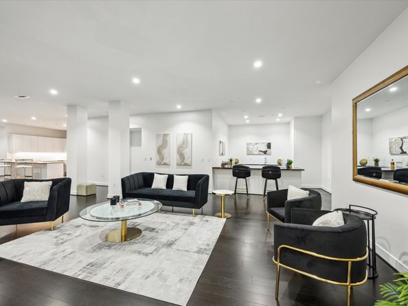 4521 San Felipe Street 23045, Houston TX 77027