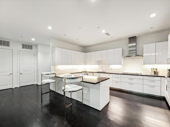 4521 San Felipe Street 23045, Houston TX 77027