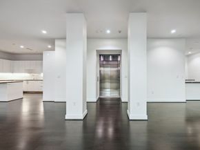 4521 San Felipe Street 23045, Houston TX 77027