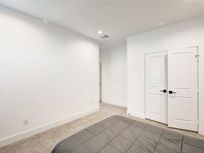 107 W Whitney Street E, Houston TX 77018