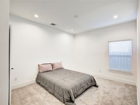 107 W Whitney Street E, Houston TX 77018