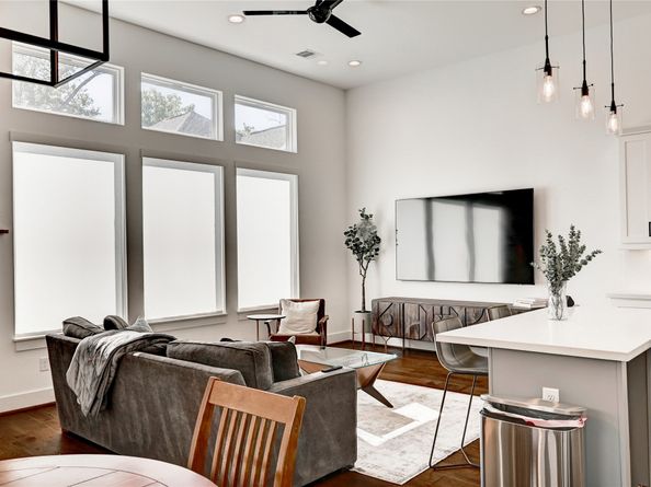 107 W Whitney Street E, Houston TX 77018