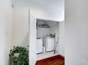 107 W Whitney Street E, Houston TX 77018