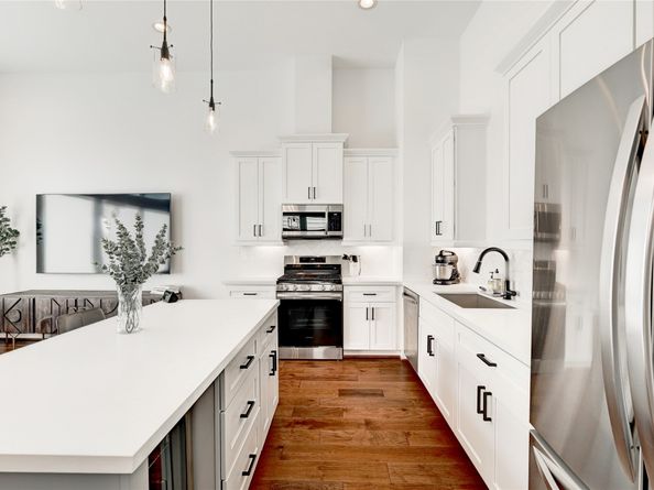 107 W Whitney Street E, Houston TX 77018