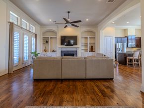 10929 Upland Park, Houston TX 77043