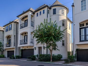 10929 Upland Park