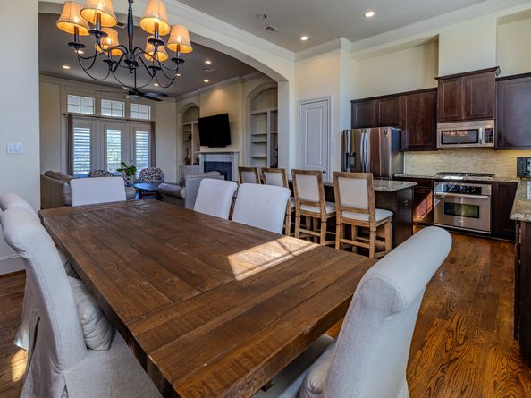 10929 Upland Park, Houston TX 77043
