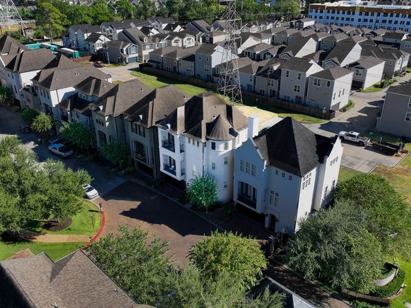 10929 Upland Park, Houston TX 77043