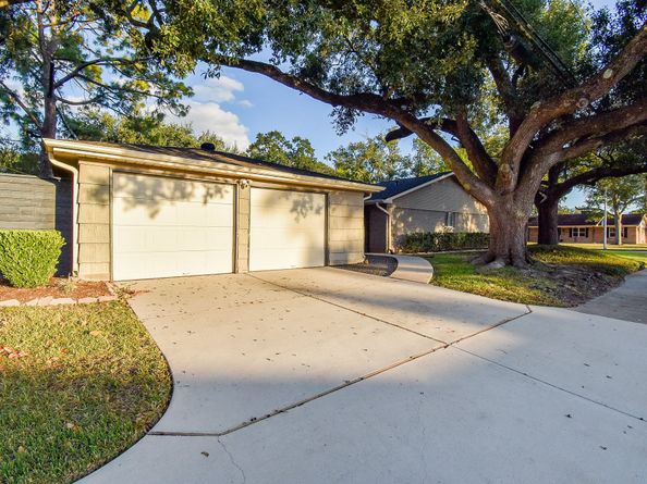 5330 Jackwood Street, Houston TX 77096