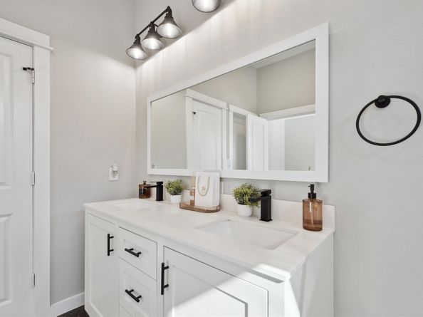 8411 Berry Brush Lane, Houston TX 77022