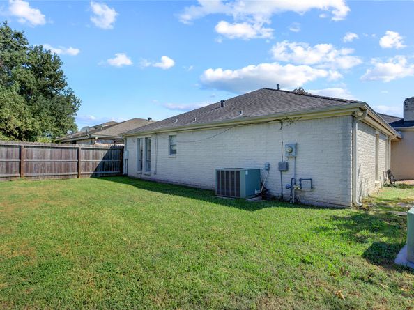 15 Bendwood Drive, Sugar Land TX 77478