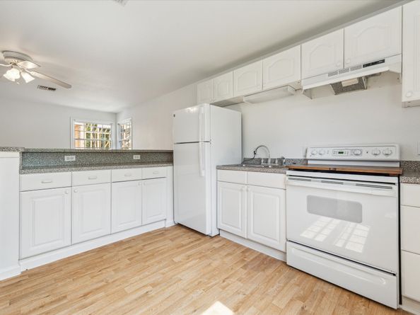 208 E 12th Street, Houston TX 77008