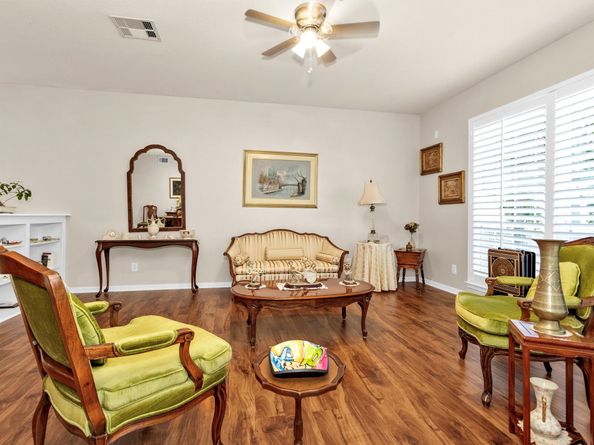 6607 Lake Woodlands Drive 224, The Woodlands TX 77382