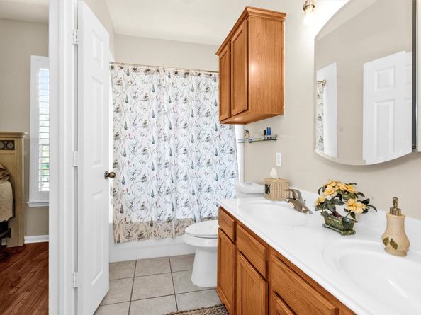 6607 Lake Woodlands Drive 224, The Woodlands TX 77382