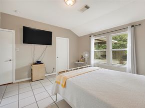 9519 Summer Laurel Lane, Houston TX 77088