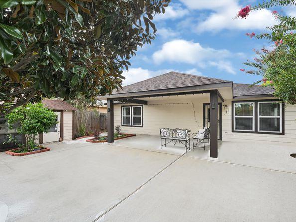 9519 Summer Laurel Lane, Houston TX 77088