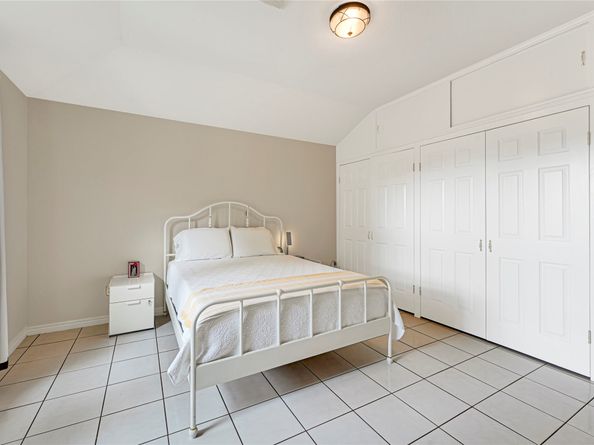 9519 Summer Laurel Lane, Houston TX 77088