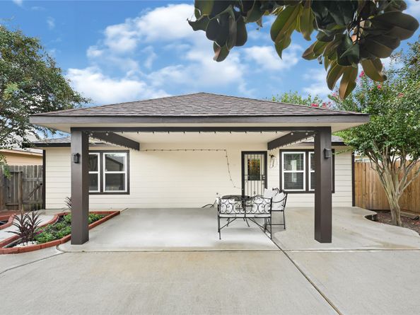 9519 Summer Laurel Lane, Houston TX 77088