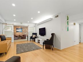 359 N Post Oak Lane 221, Houston TX 77024