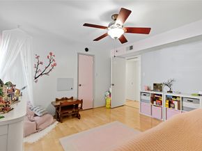 359 N Post Oak Lane 221, Houston TX 77024