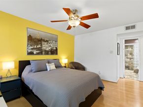 359 N Post Oak Lane 221, Houston TX 77024
