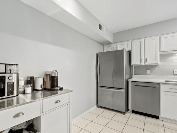 359 N Post Oak Lane 221, Houston TX 77024