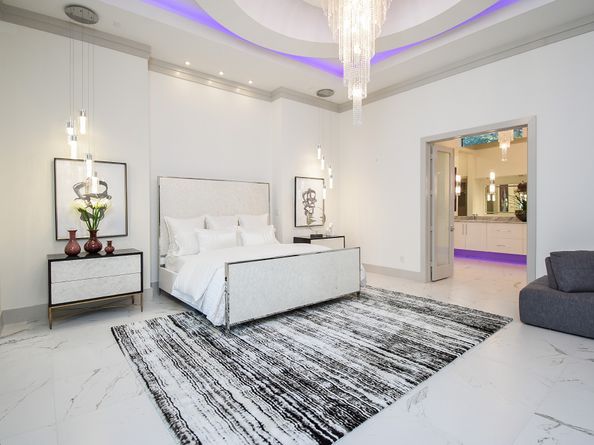 32 E Shady Lane, Houston TX 77063