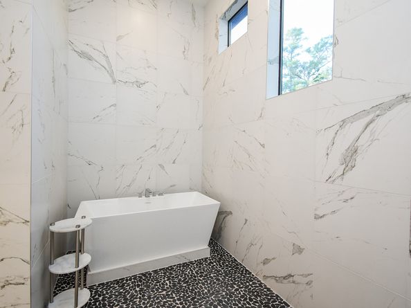 32 E Shady Lane, Houston TX 77063