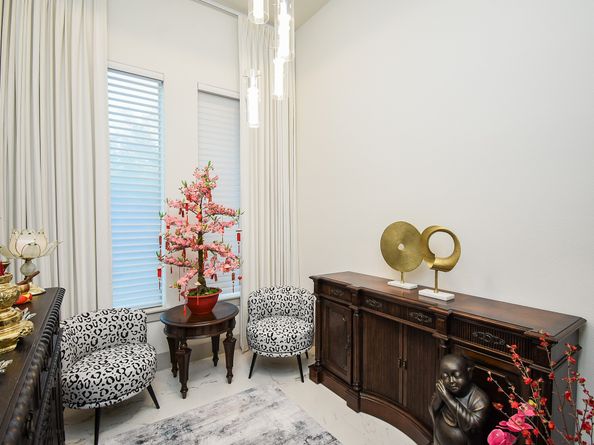 32 E Shady Lane, Houston TX 77063