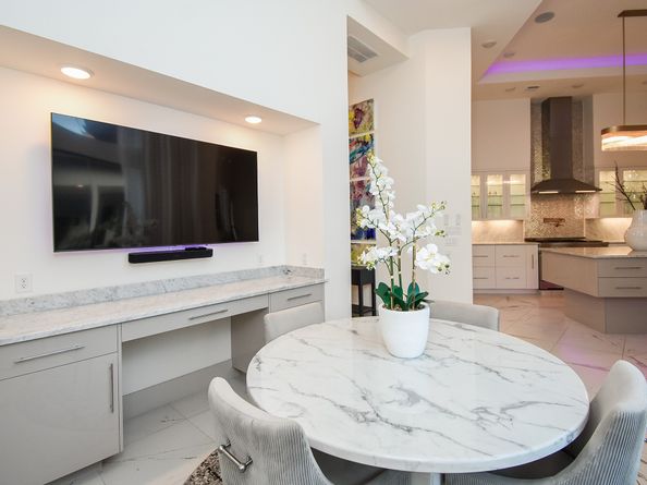 32 E Shady Lane, Houston TX 77063