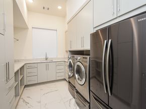 32 E Shady Lane, Houston TX 77063